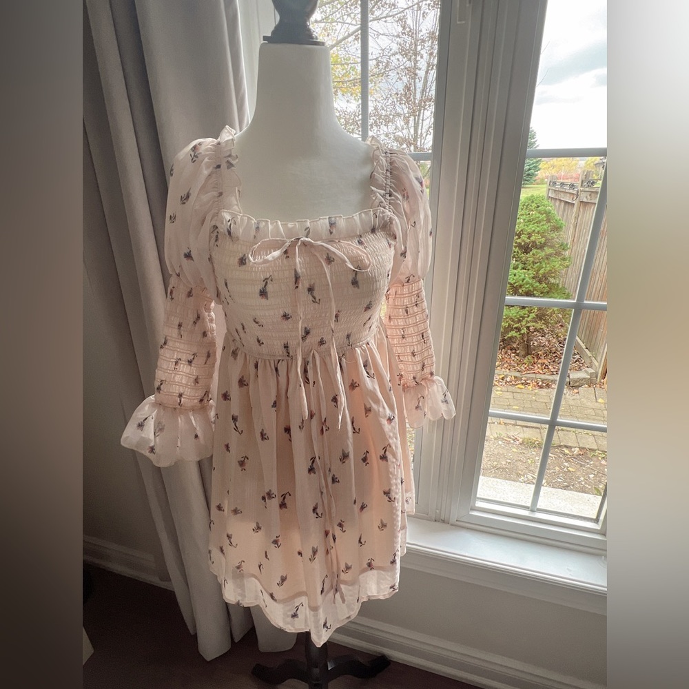 Cute pink dress Perfect for beach vacation Size：S-M